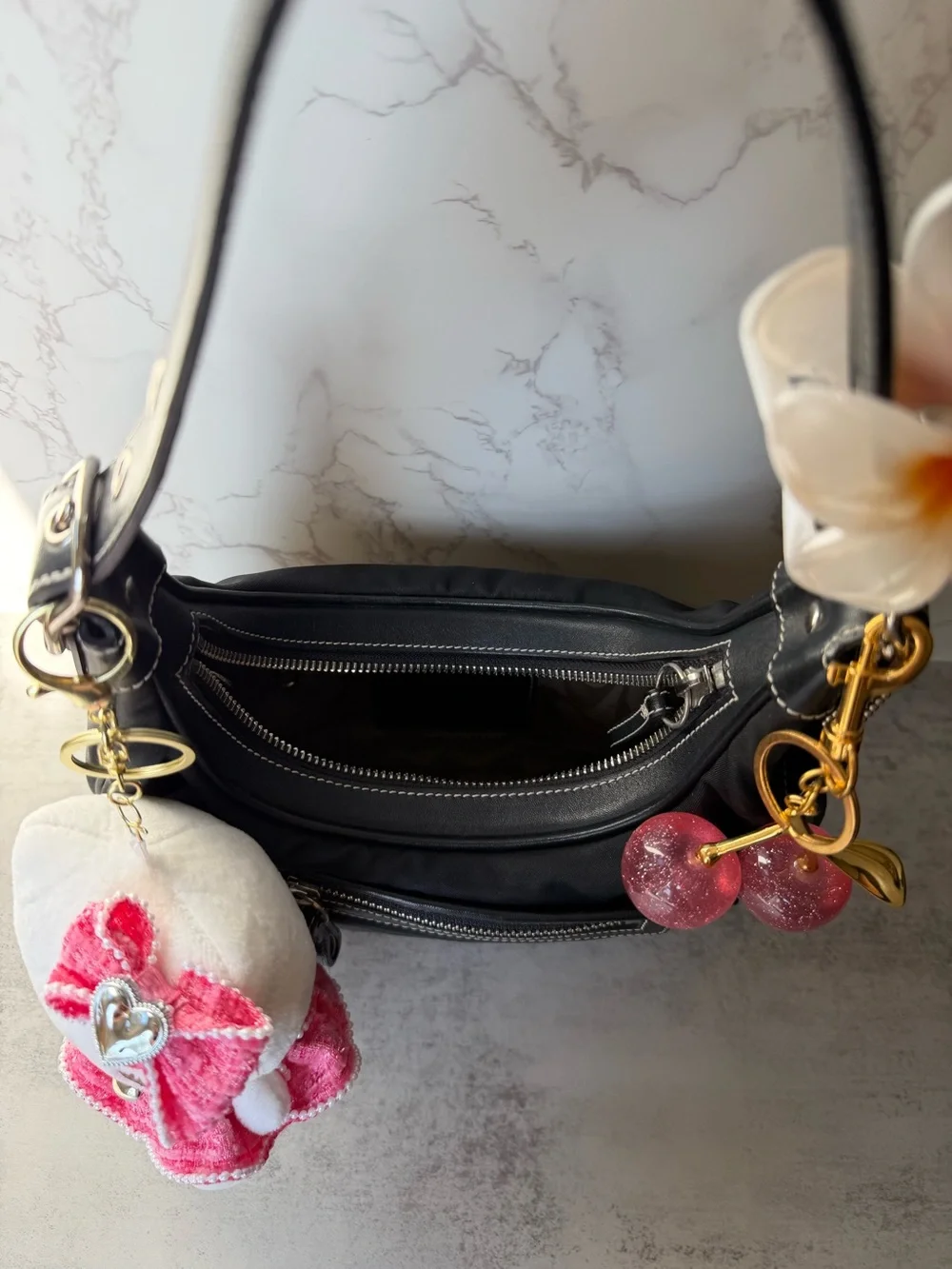 Black Coach Nylon Hobo Bag 🩰˚˖𓍢 🦢✧˚.🎀༘⋆